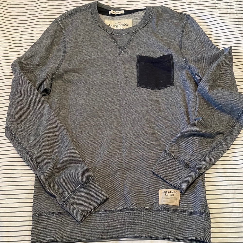 Abercrombie blue & white lightweight sweater muscle fit